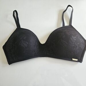 Tahari 34C Black Lace Molded Cup T- Shirt Bra Everyday Classic Comfort NWOT